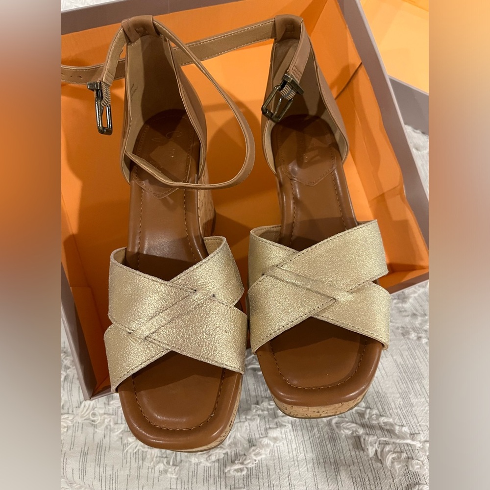 Crown vintage wedges
